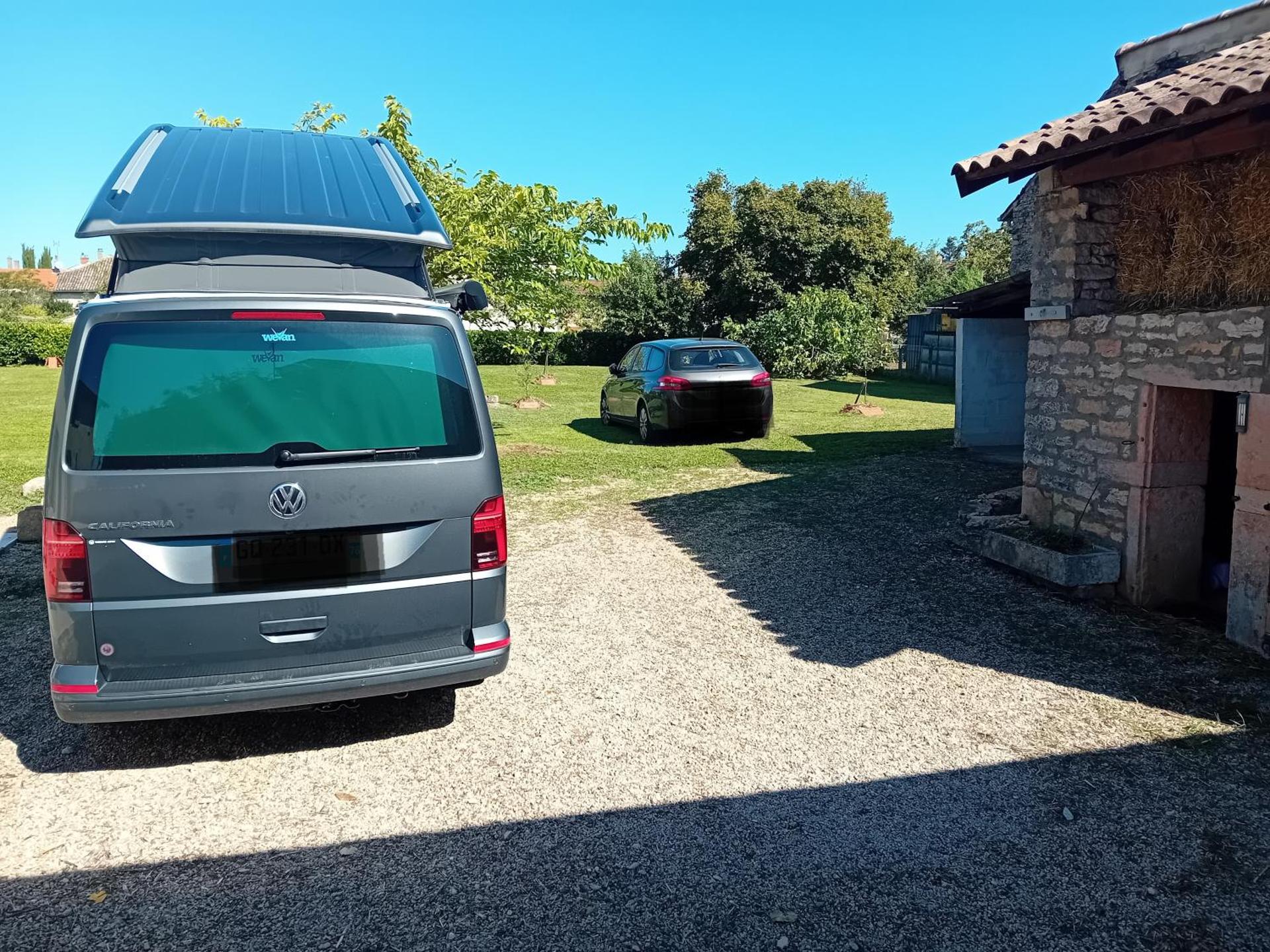 Family House With Garden For 8 At Prety