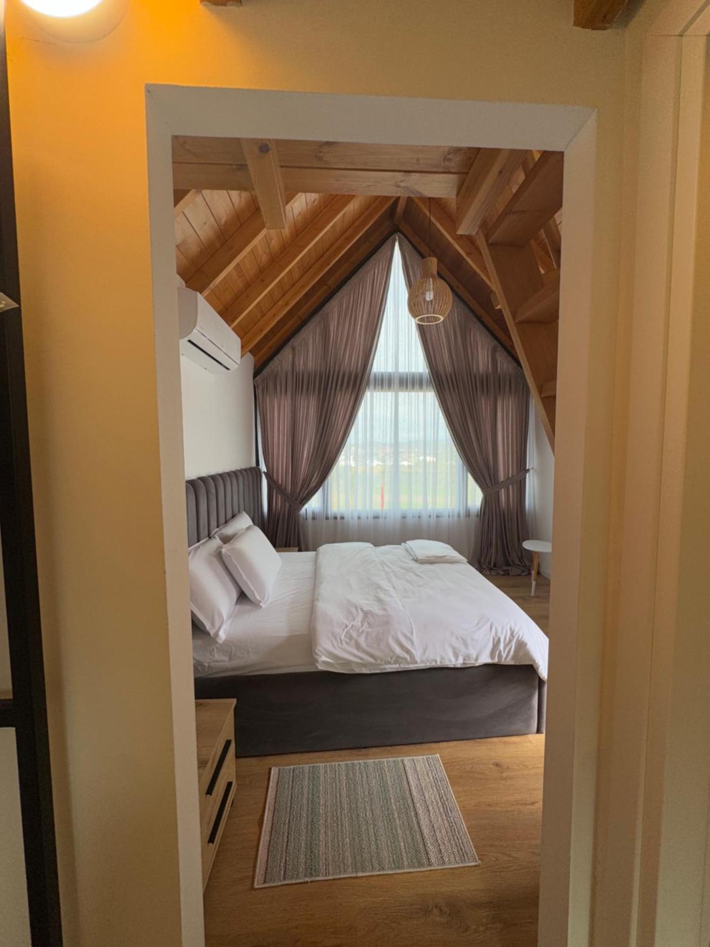 Hotel & Restorant Flamuri