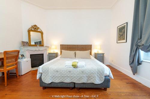 Double Room with Shared Bathroom