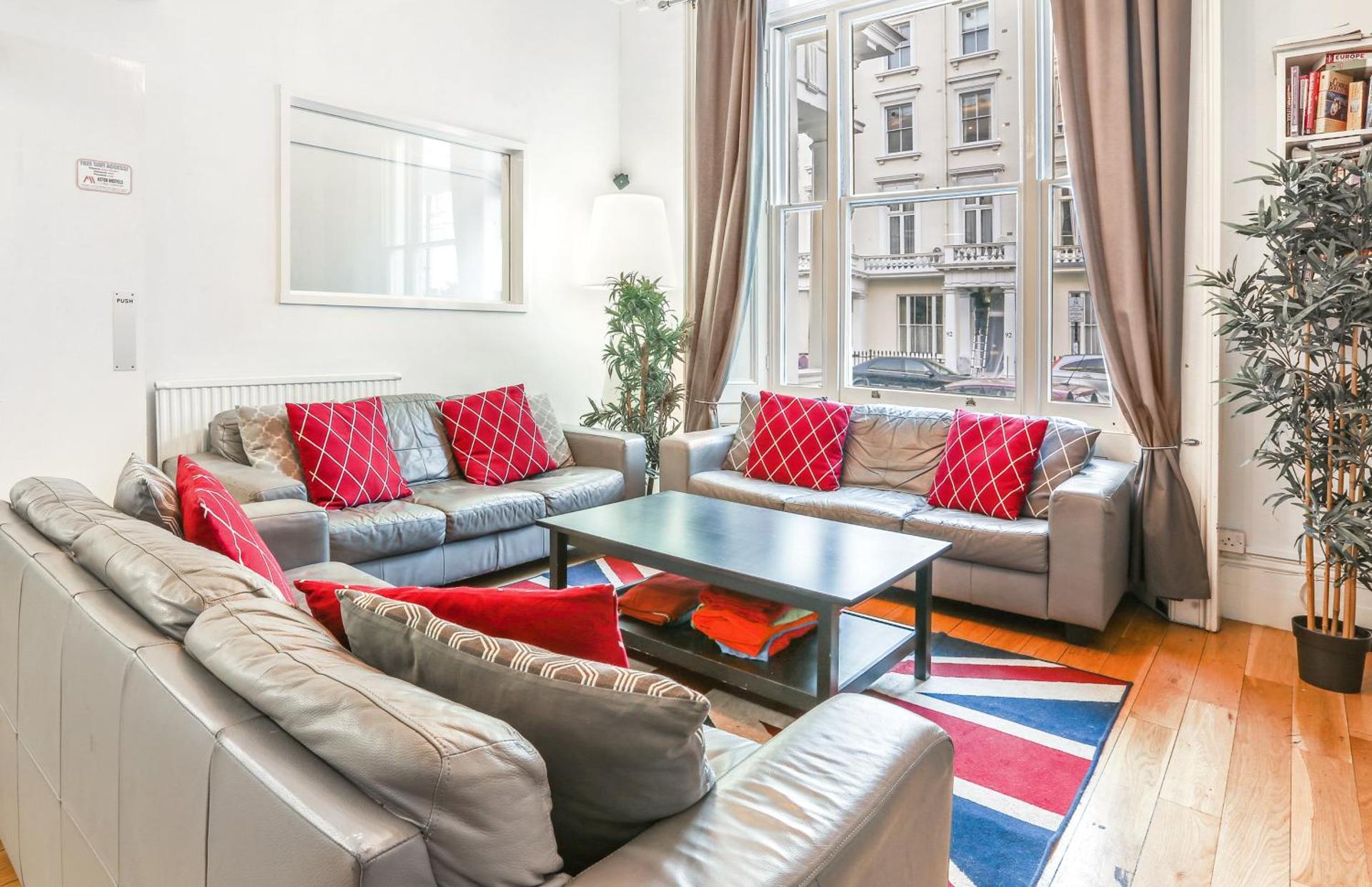 Communal lounge/ TV room