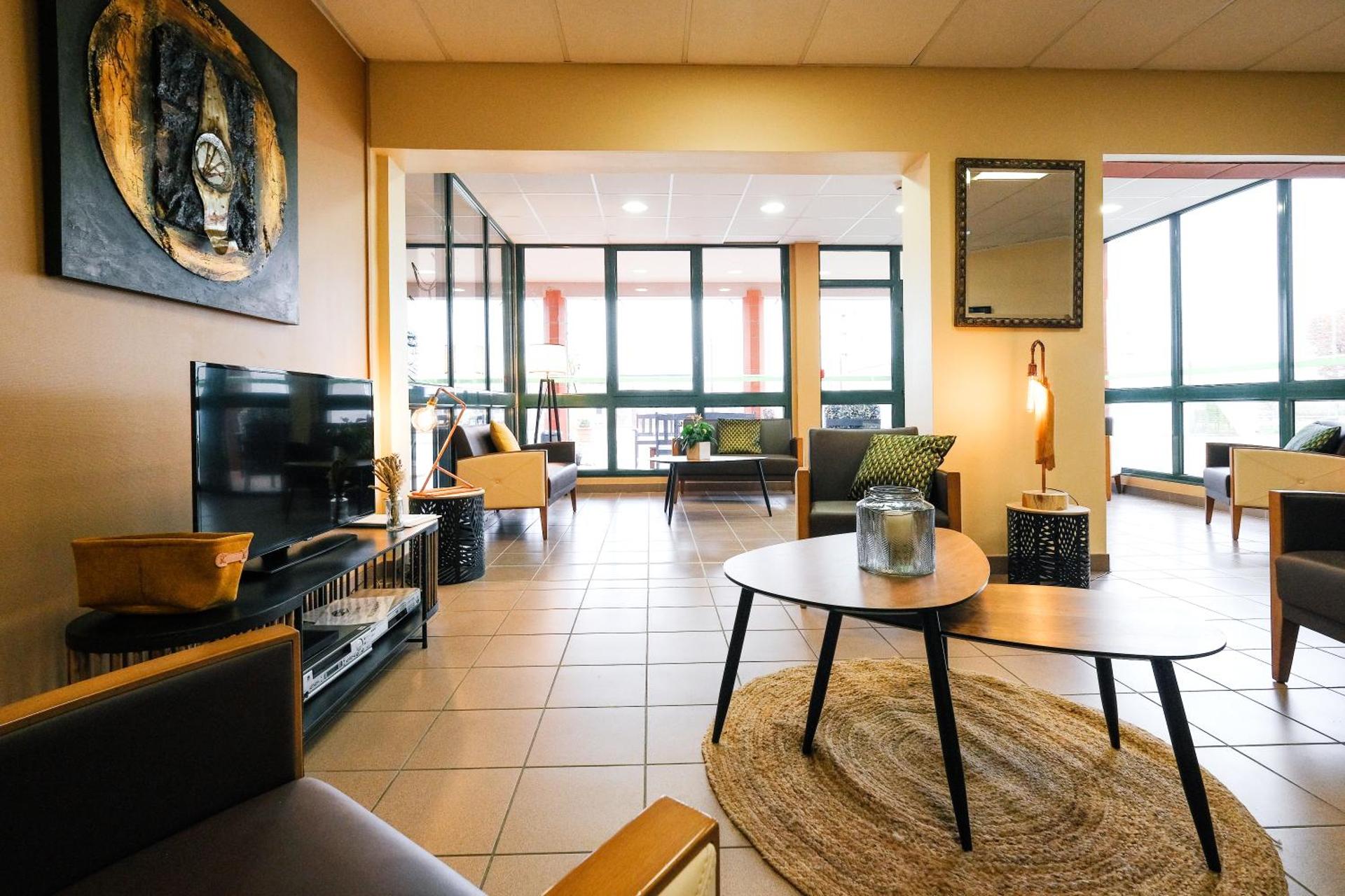 Communal lounge/ TV room