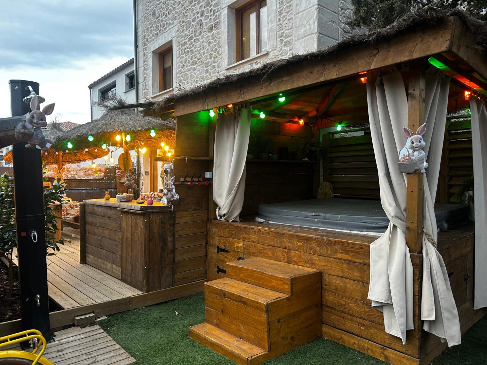 Les Chambres de Paulette à Theme LA JUNGLE ROOM