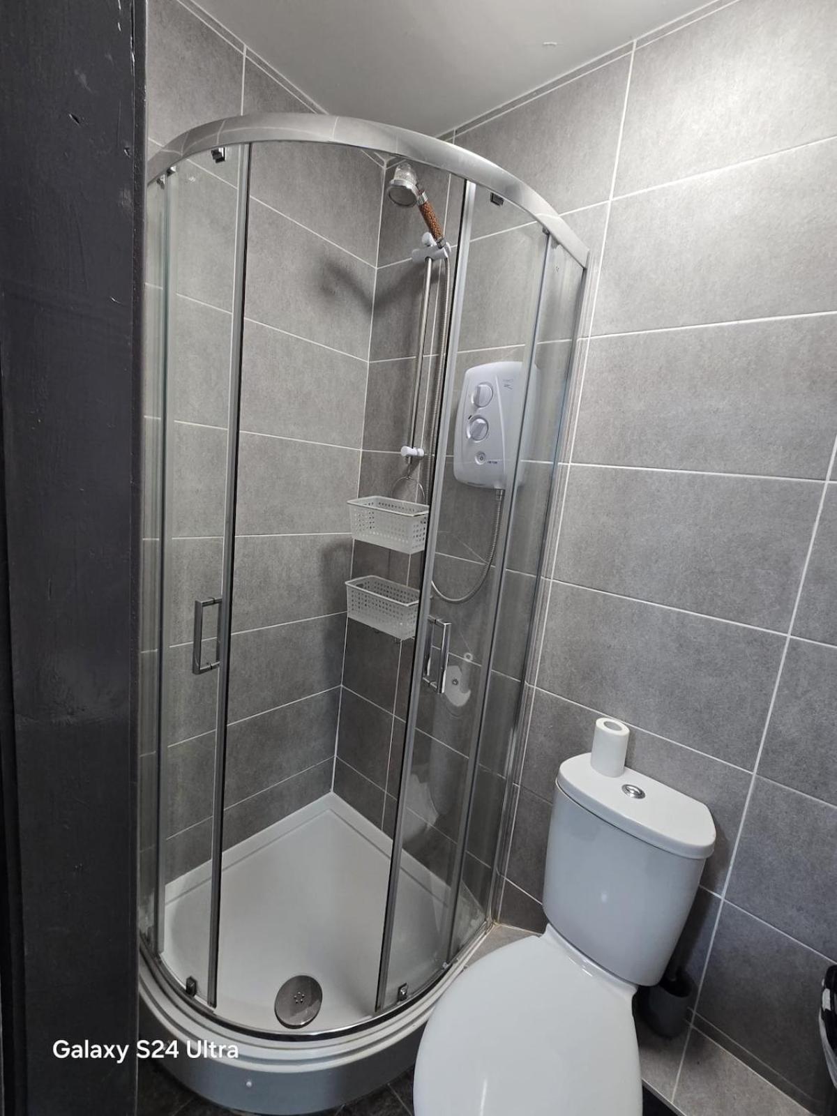 Flat 5 min From Stadium