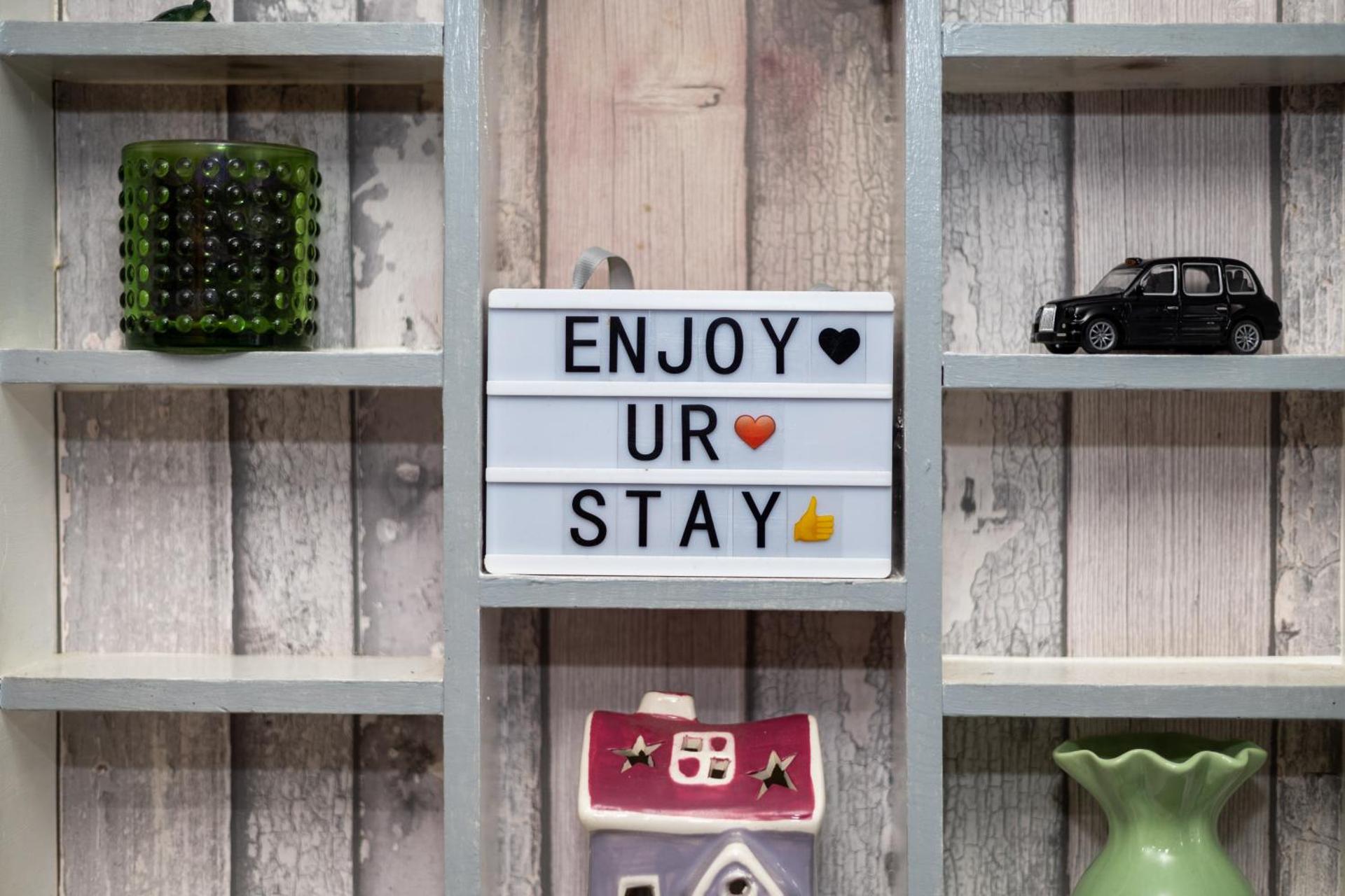 Exclusive Apartment - close to centre, contactless entry, free parking, WiFi & Netflix