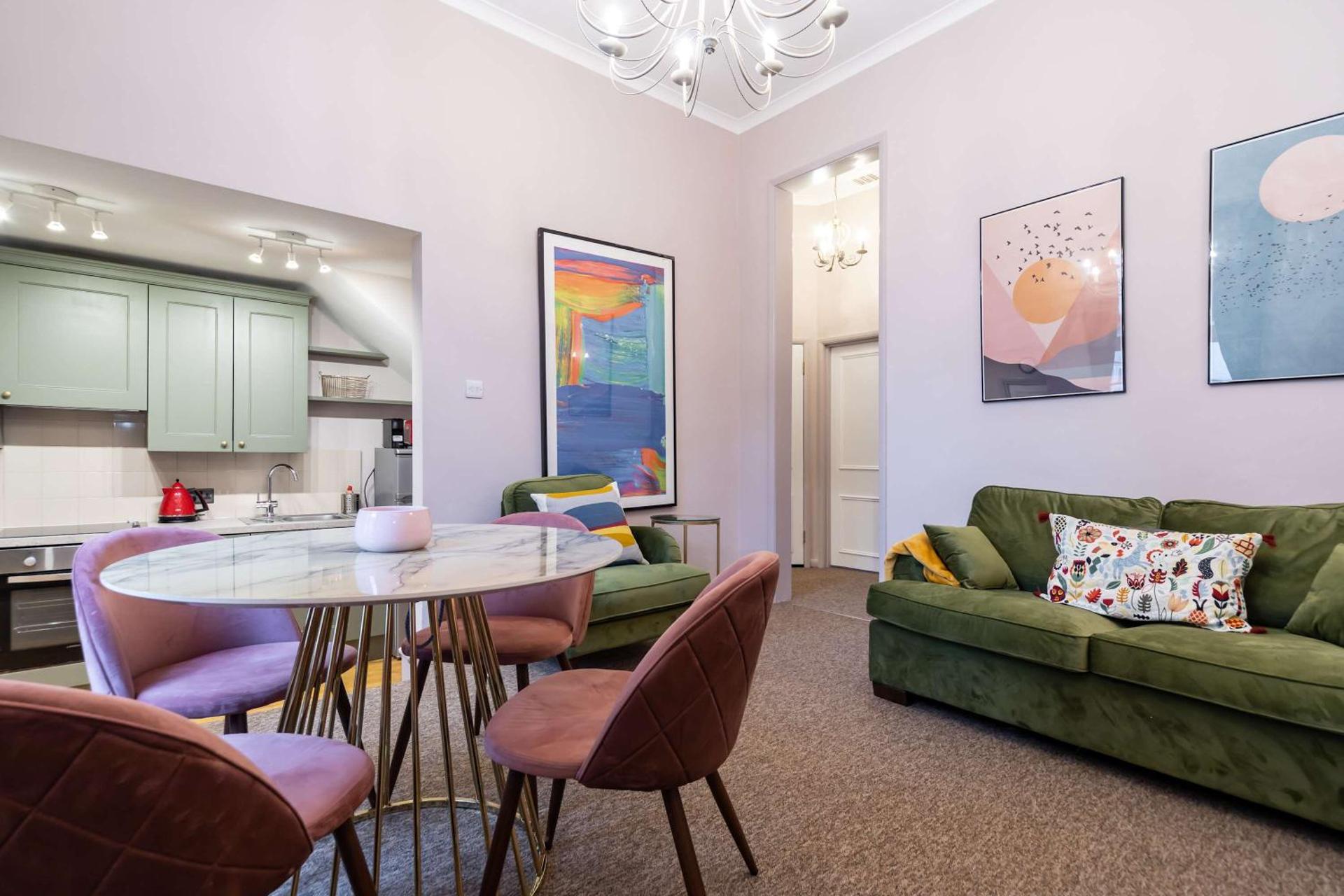 Fabulous 2 Bedroom Apartment by Holland Park