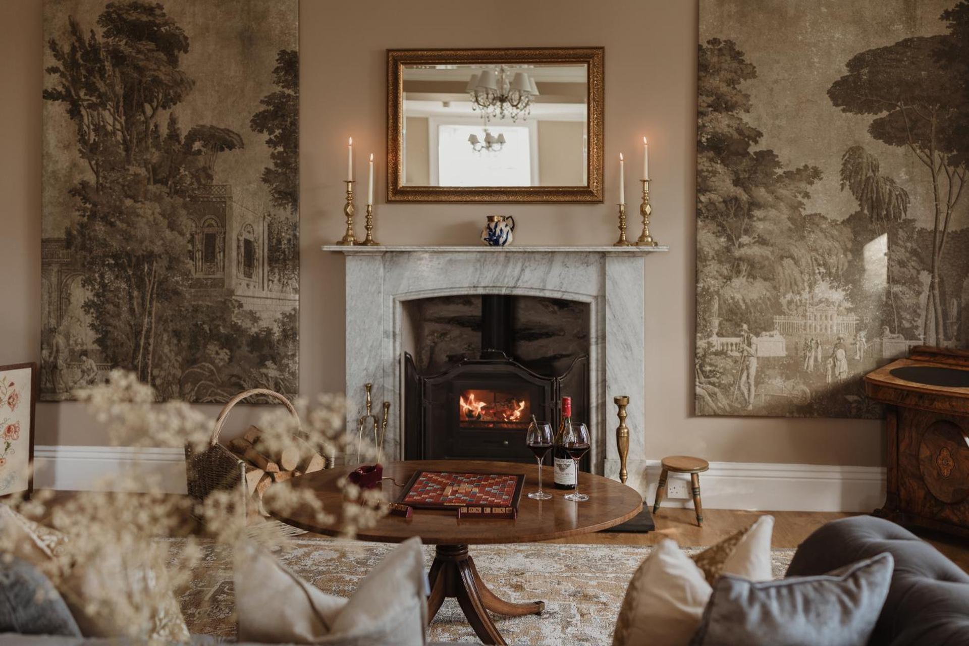 Communal lounge/ TV room