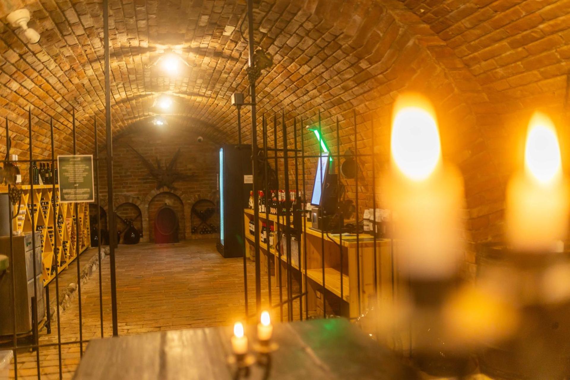 Supermarket/grocery shop