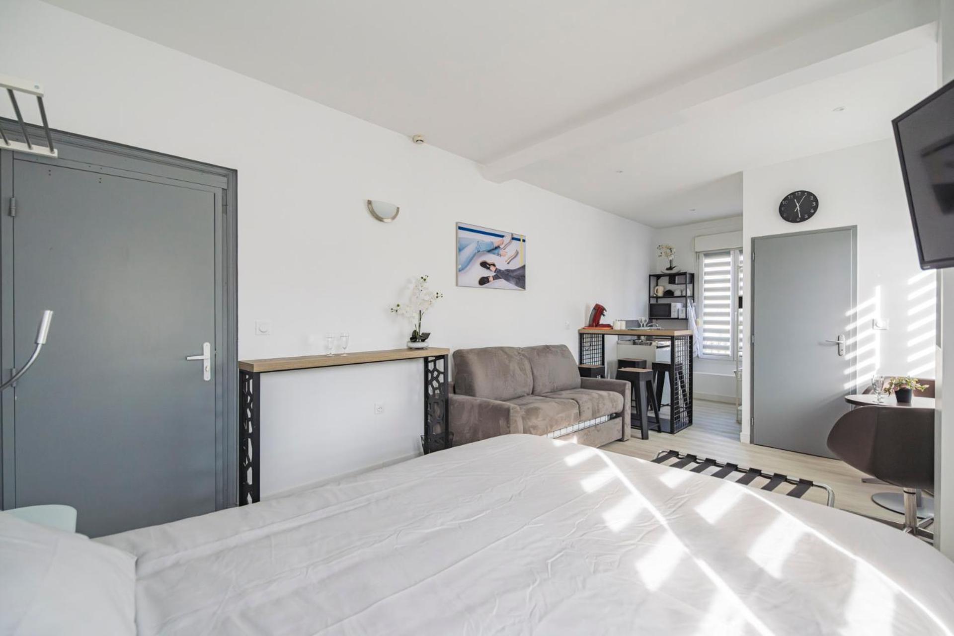 Photo of the whole room