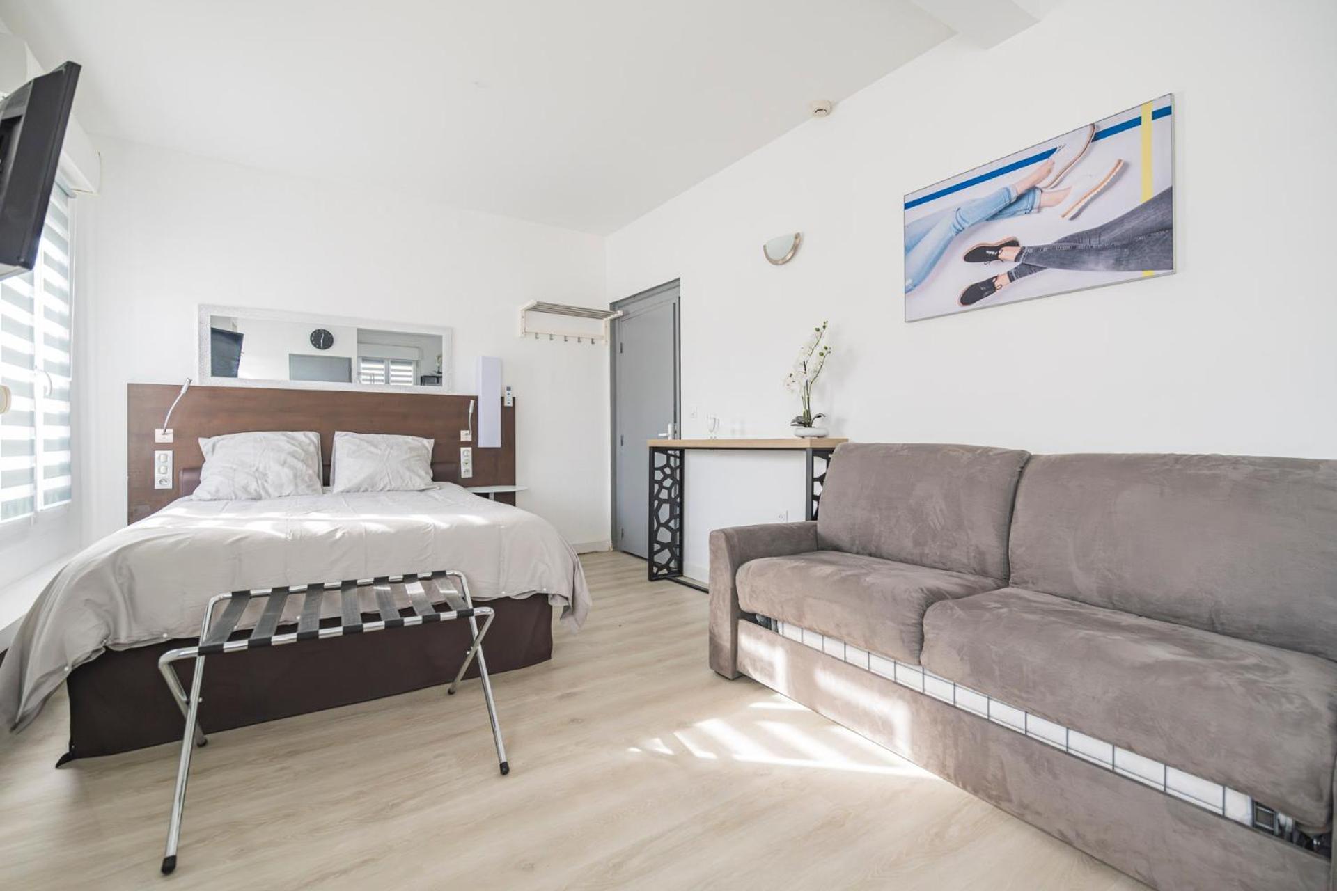 Photo of the whole room