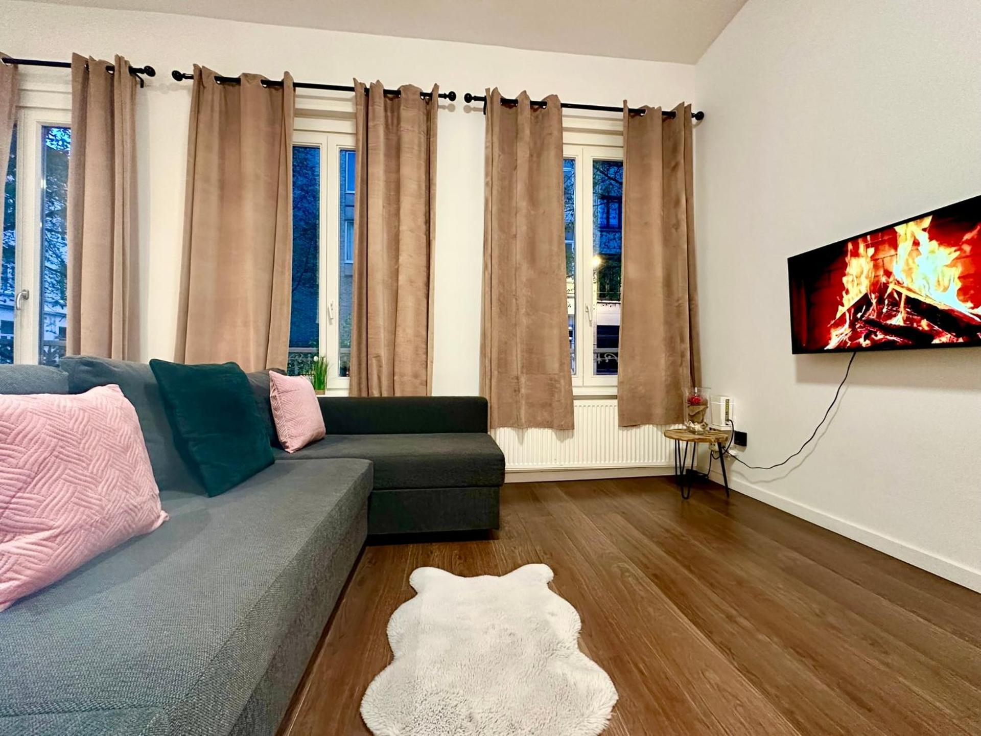 Communal lounge/ TV room