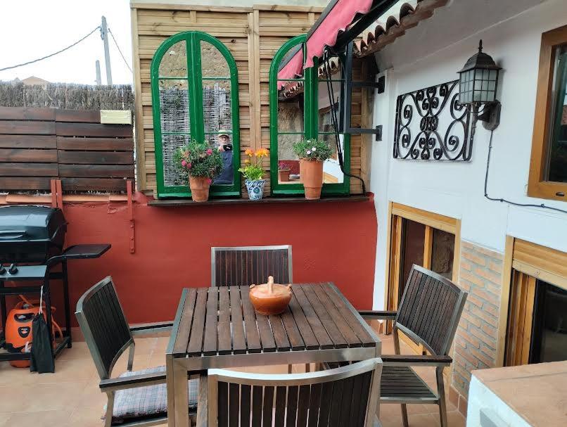 LES LLÚDRIGUES Casa Loft con aire ac y terraza