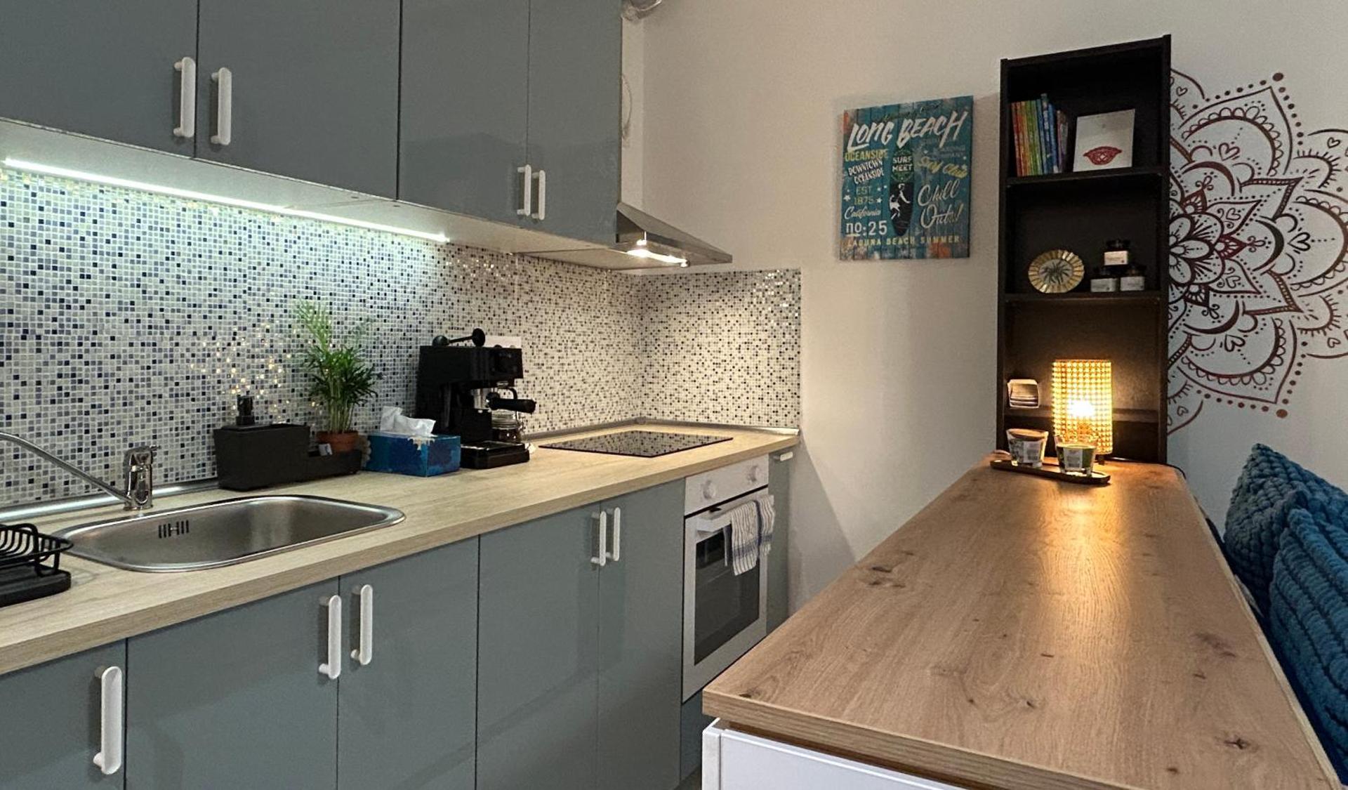 New Studio-Free Parking EVCS