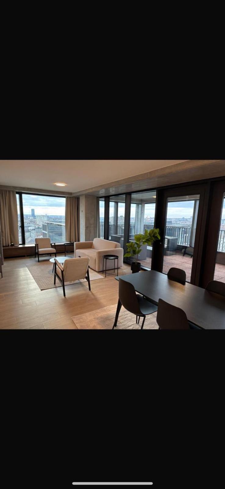 Luxurious apartment in city center