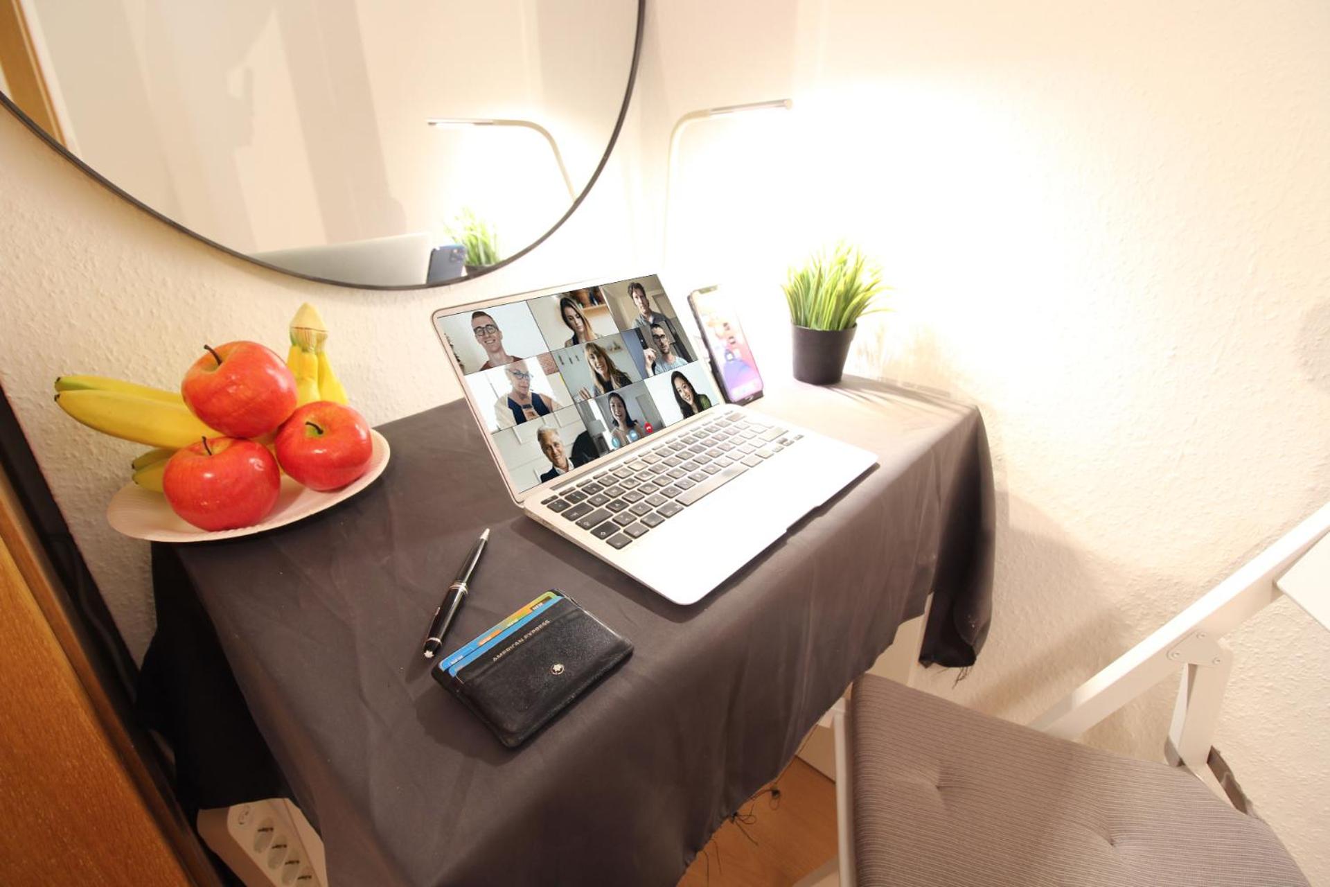 Hotel Ulm Zentrum - Komplettes Zimmer, Hochbett, Android TV & eigenem Bad - perfekt für Familien & Gruppen