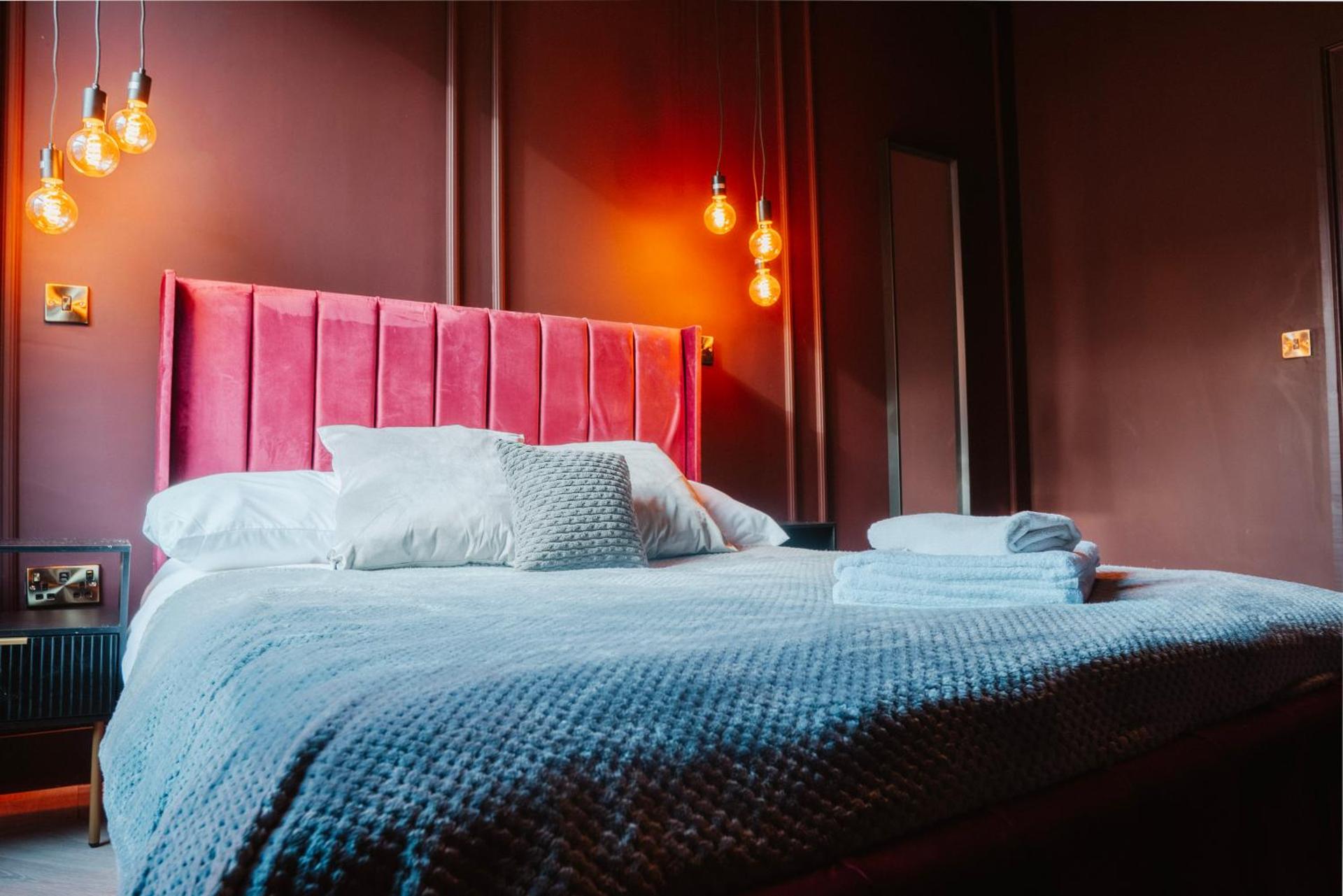 Stunning Town Centre Apartments with Spa facilities