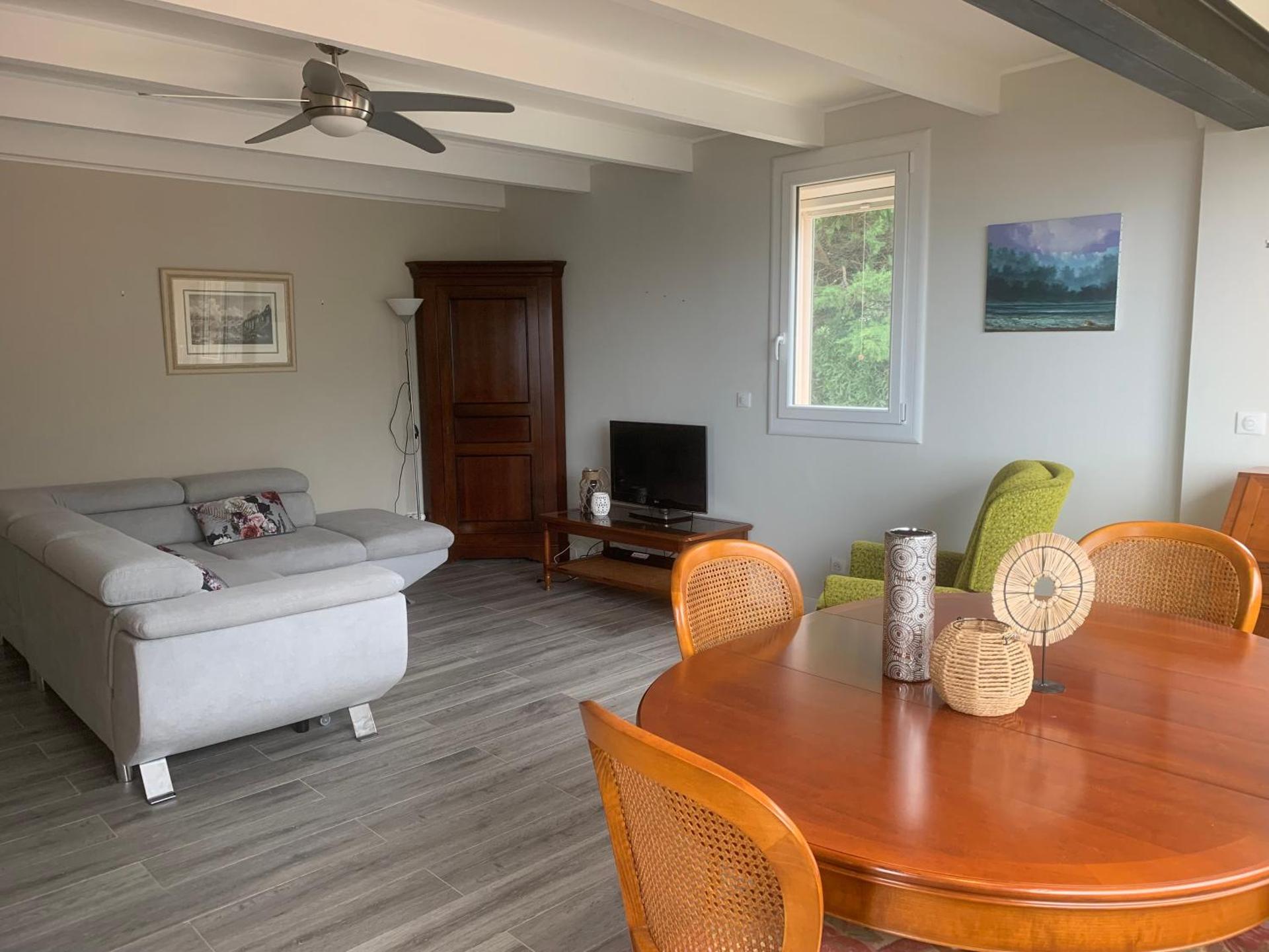 Vacances de rêve vue mer et montagne