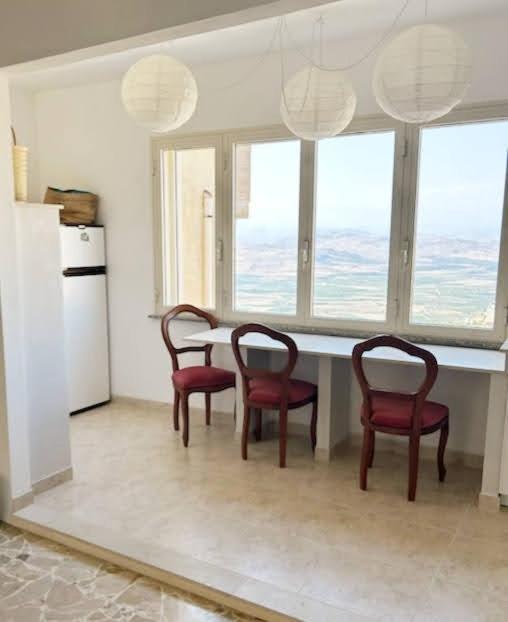 Mineo Townhouse with incredible views of Mt Etna