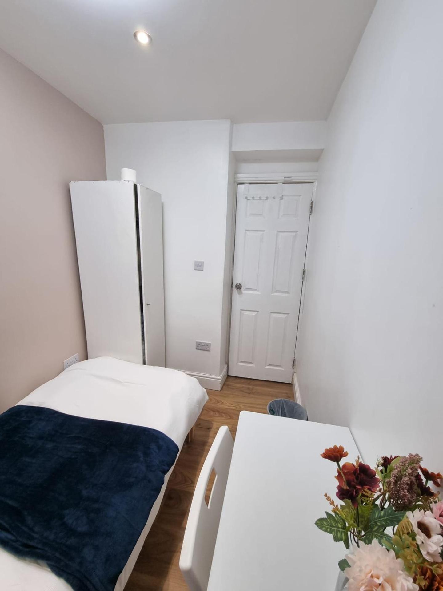 Single room Hayes, Heathrow, London, Free parking