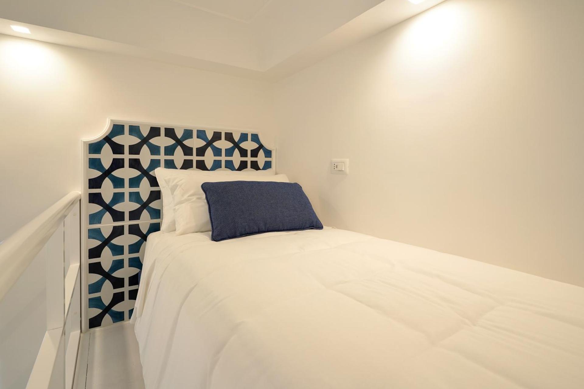 MARILISE - La maison blue private garden & terrace