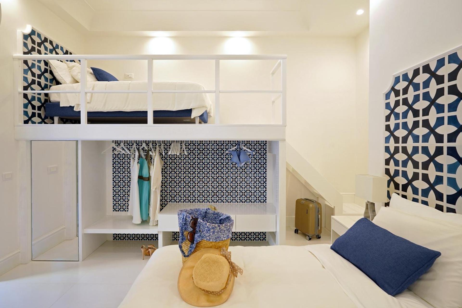 MARILISE - La maison blue private garden & terrace