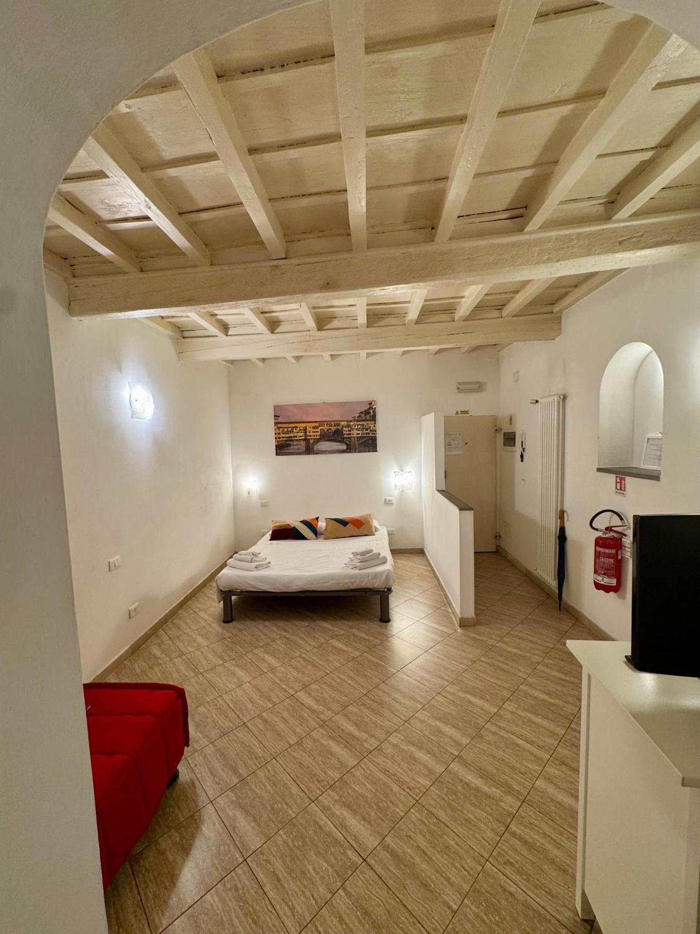 Lovely portion of property few steps from Basilica Santa Croce