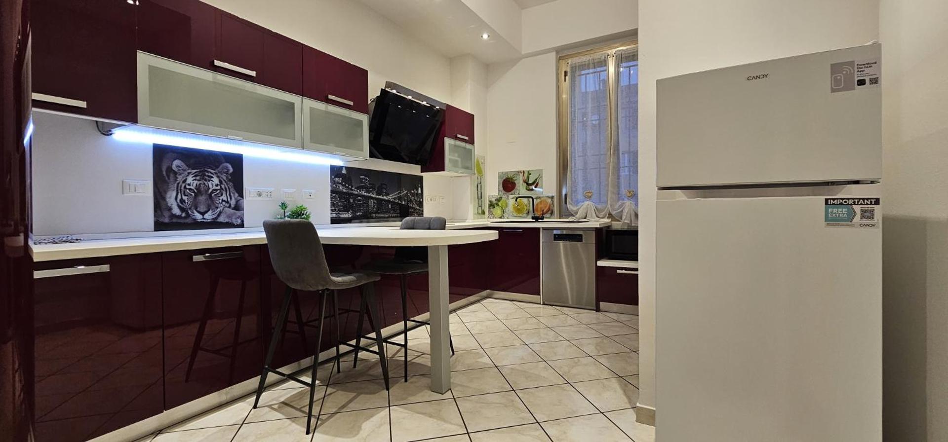 LUXURY STATION APARTMENT