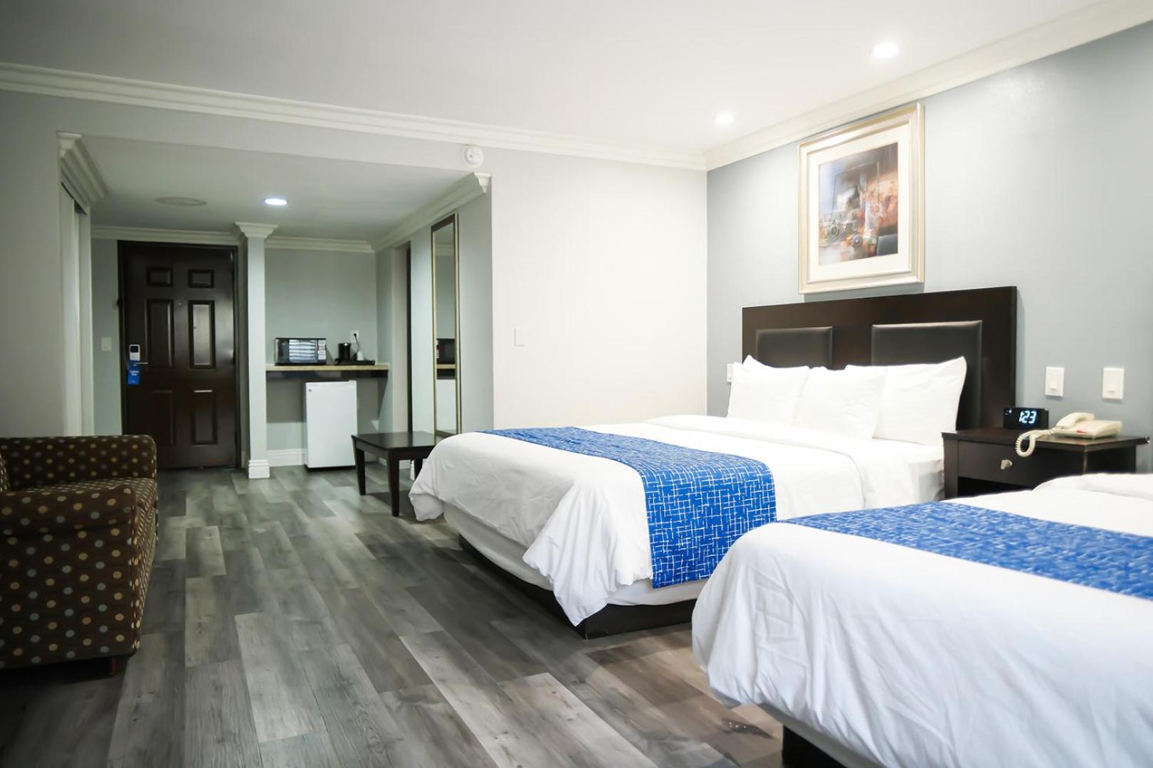 King Room with Two King Beds - Smoking