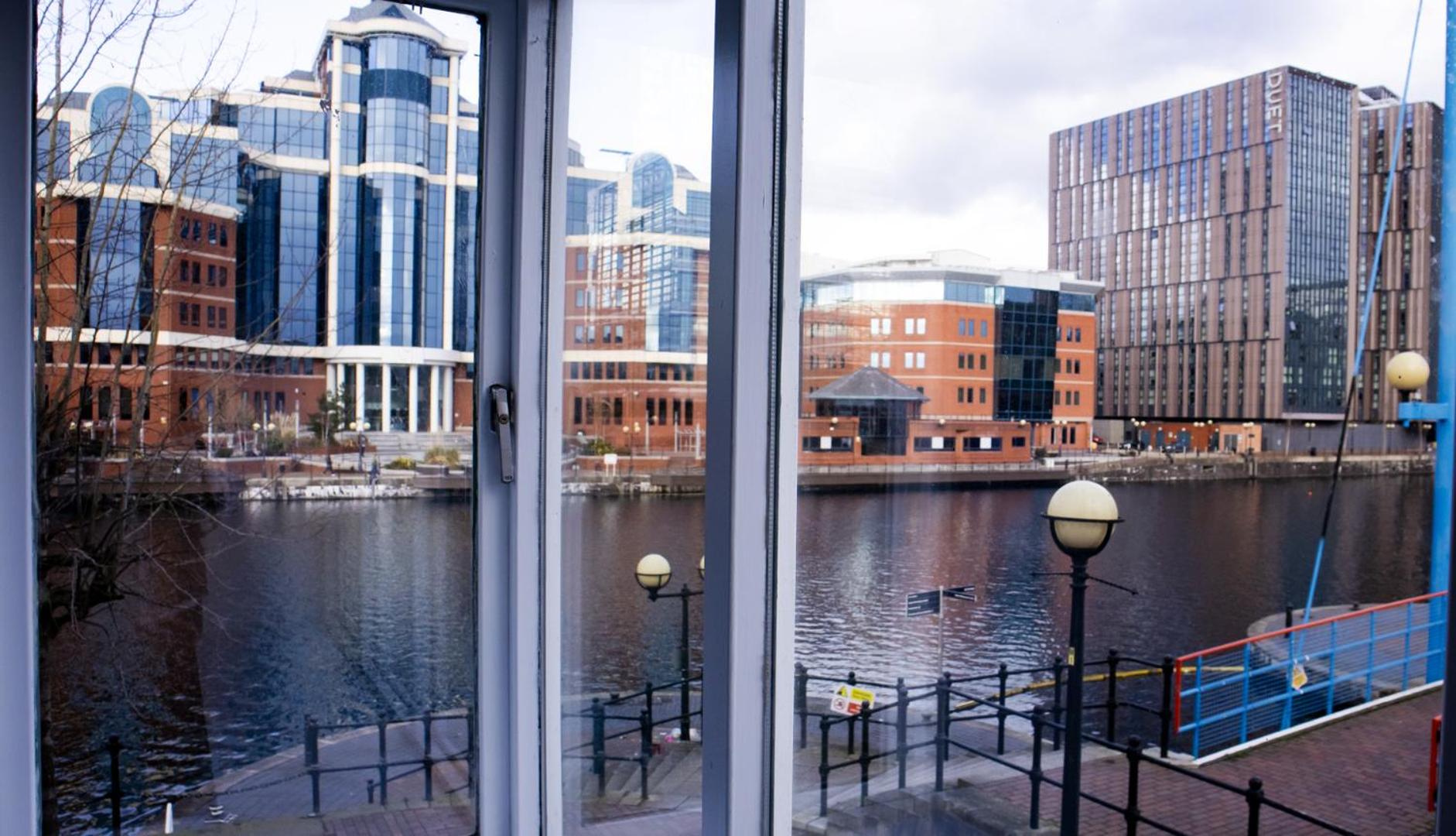 Great 2Bed Apt in Salford Quays With Water View