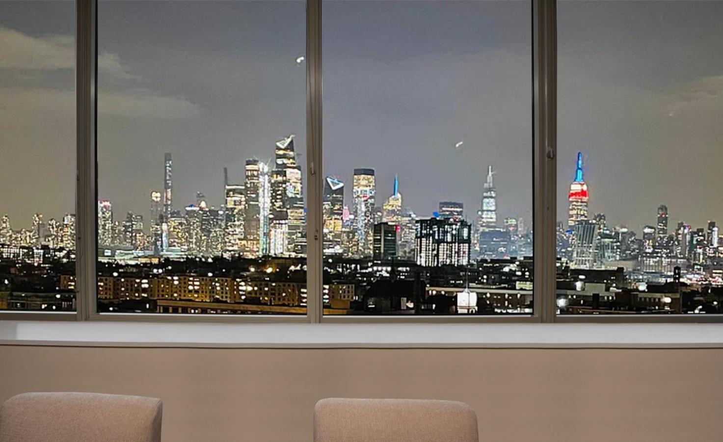 Ultra Luxury Apt - Panoramic NYC View - Minutes to City