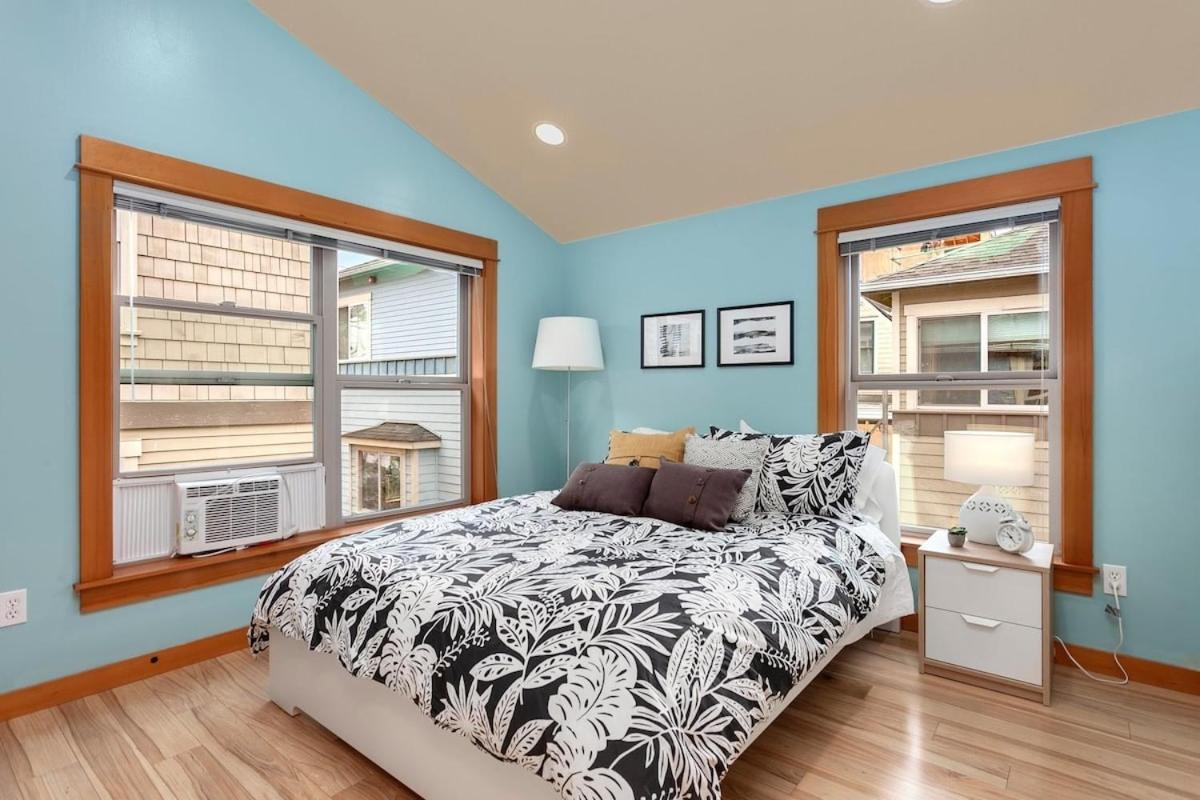 Modern Townhouse near DT Seattle & Stadium Parking