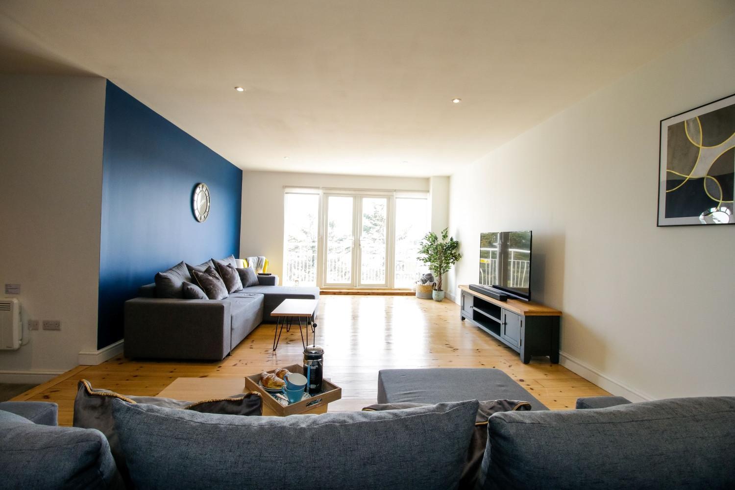 Communal lounge/ TV room