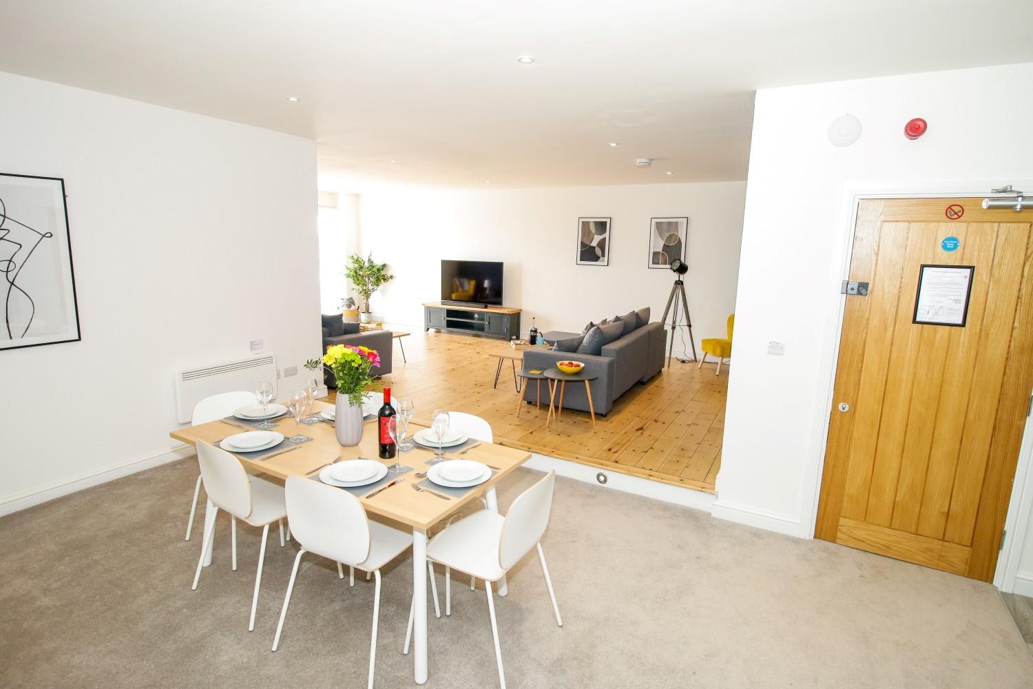 Communal lounge/ TV room