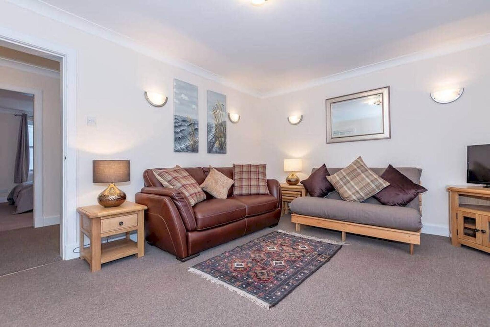 Communal lounge/ TV room