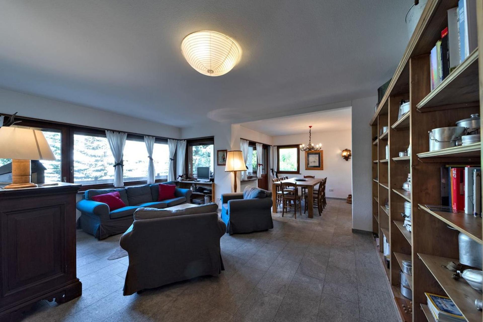 Communal lounge/ TV room