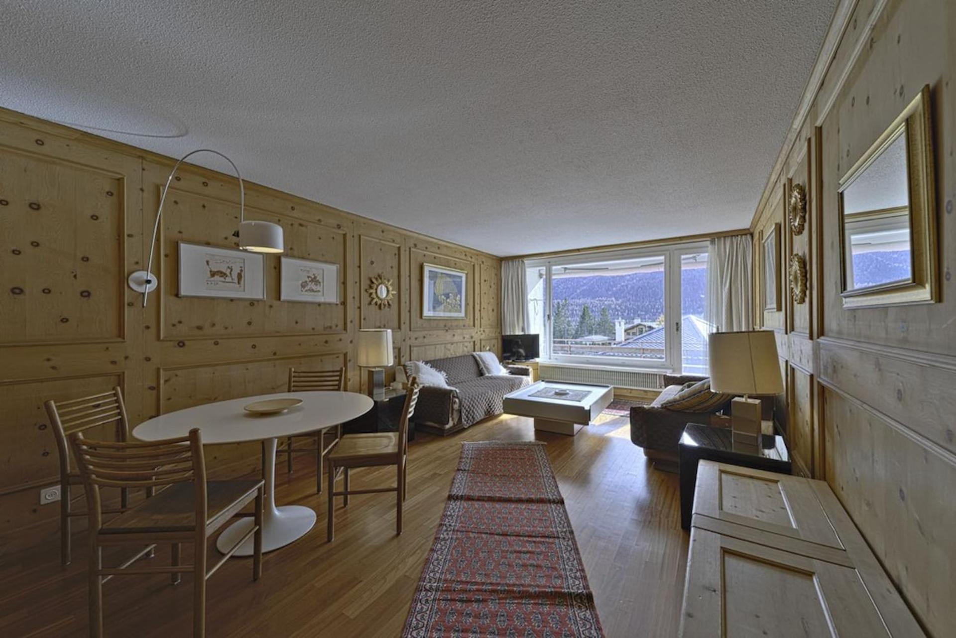 Communal lounge/ TV room