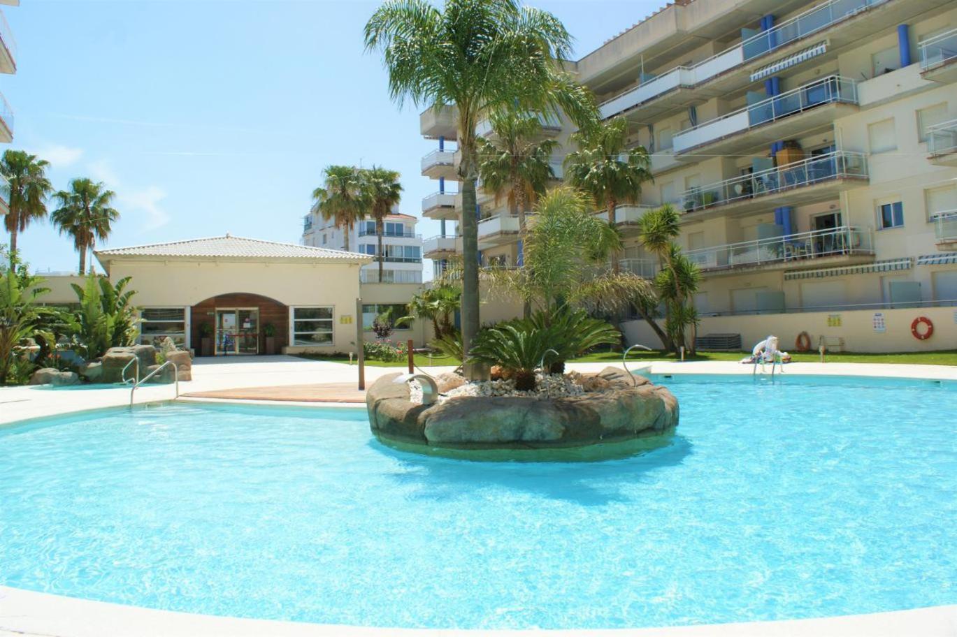 Bonito piso en Roses con piscina y parking AV-66