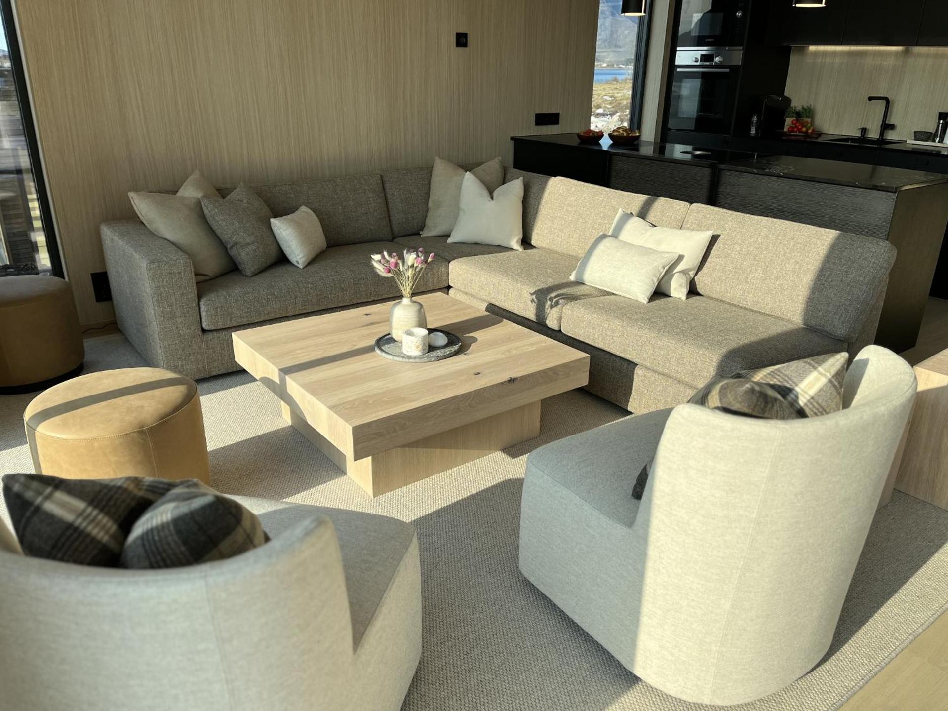 Communal lounge/ TV room