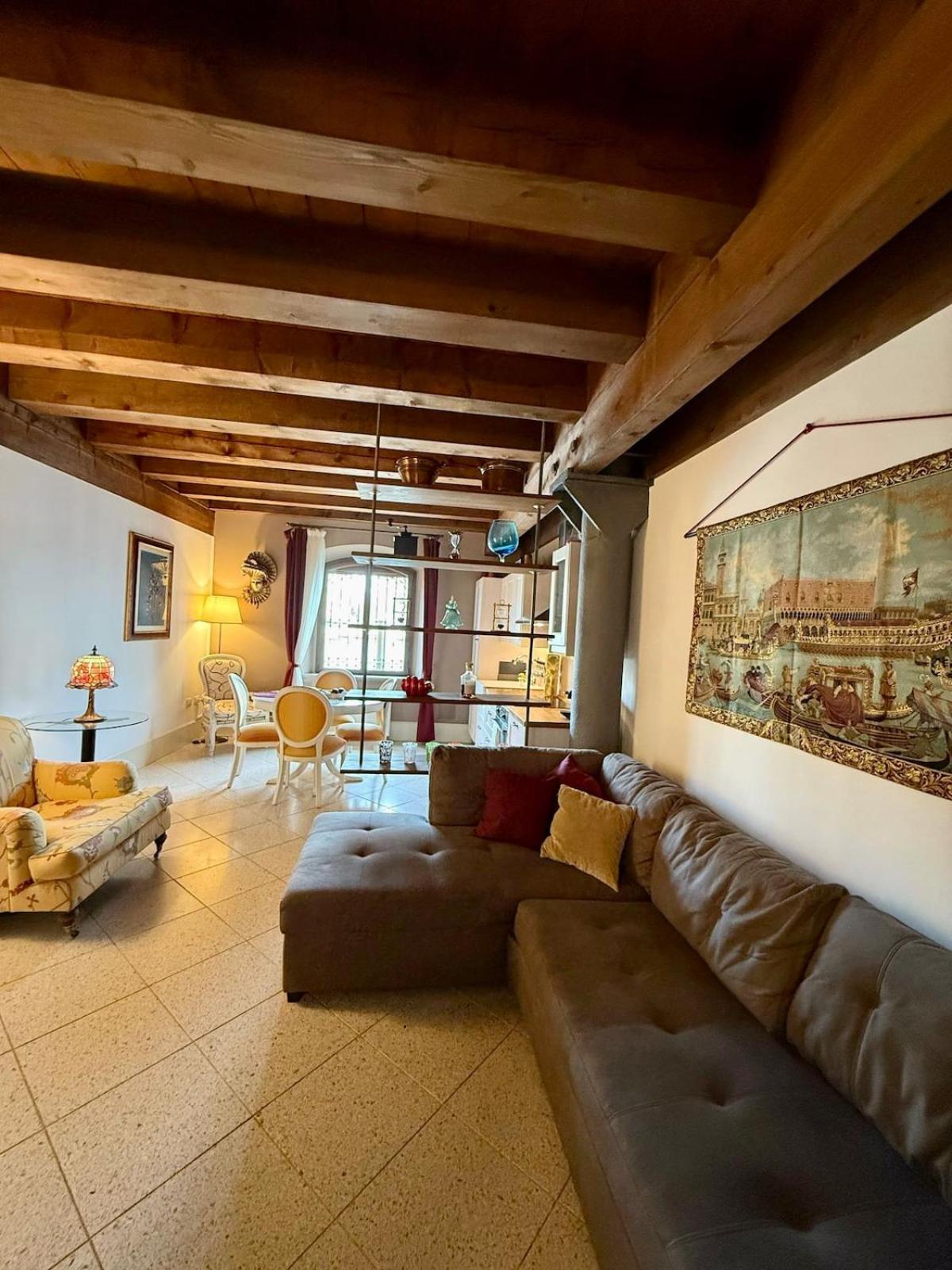 Molino Stucky Chimera - Canal View