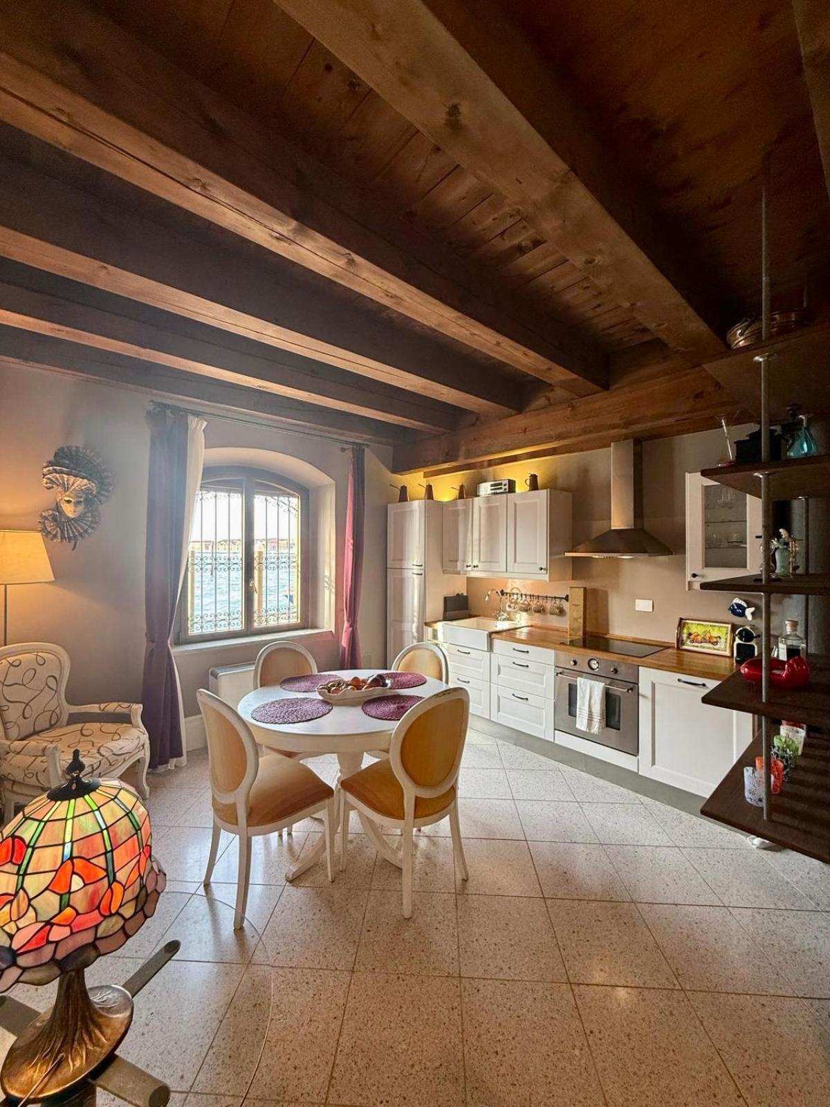 Molino Stucky Chimera - Canal View