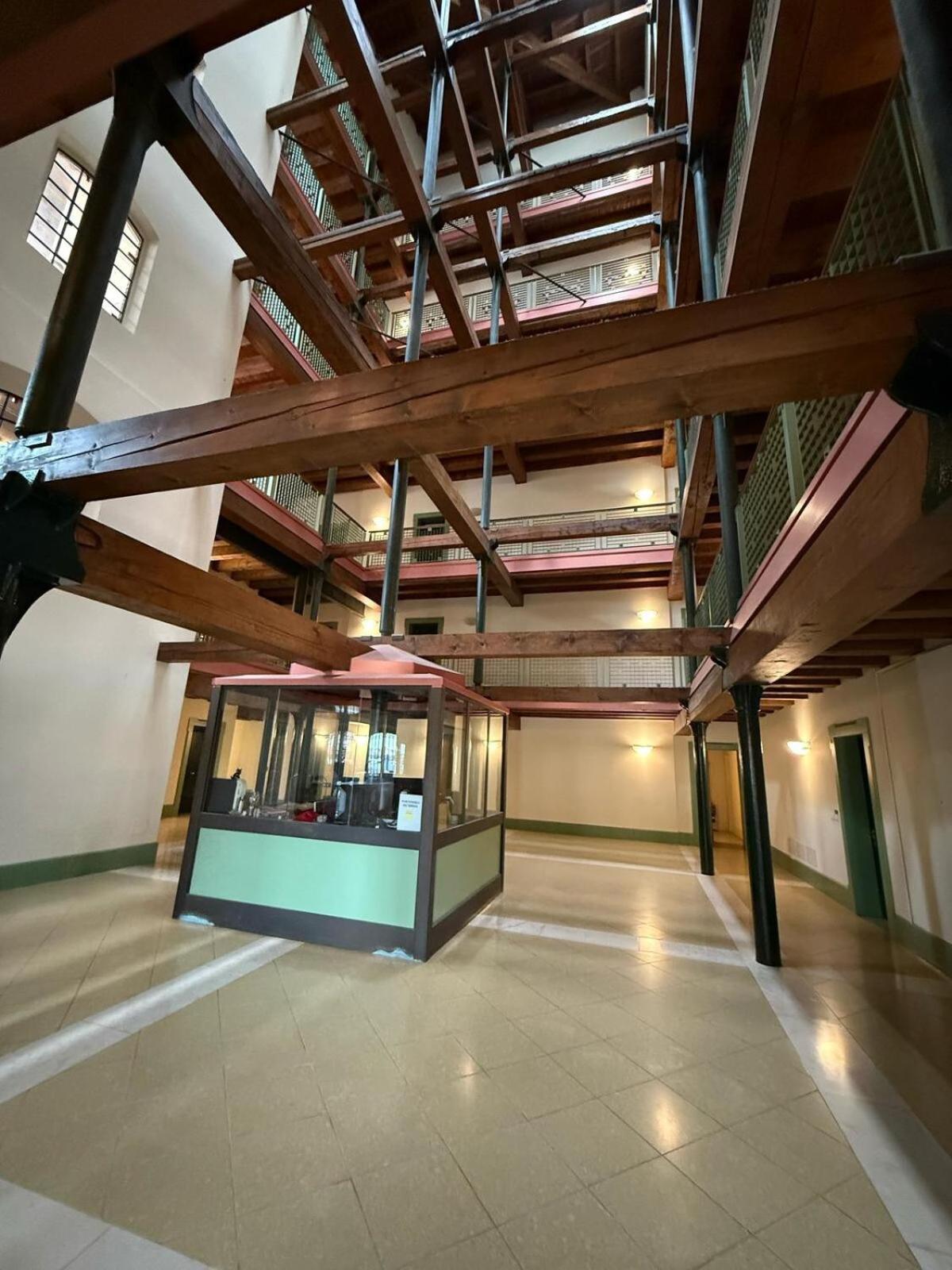 Molino Stucky Chimera - Canal View