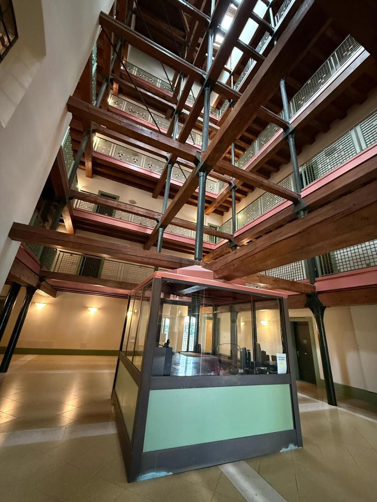 Molino Stucky Chimera - Canal View