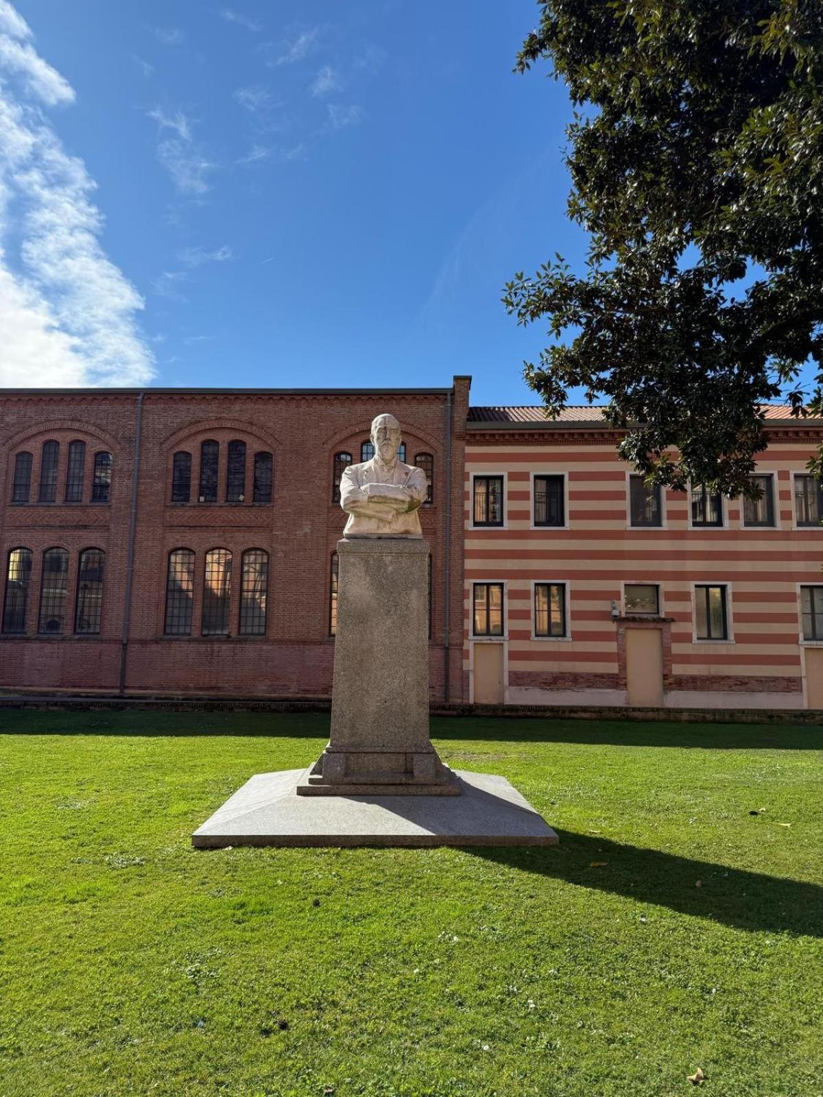 Molino Stucky Chimera - Canal View