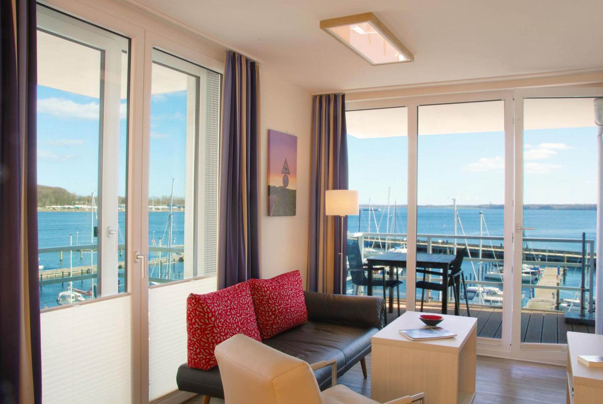 Apartment 24, Pier 24, Blickrichtung offene SeeBinnenhafen Nord