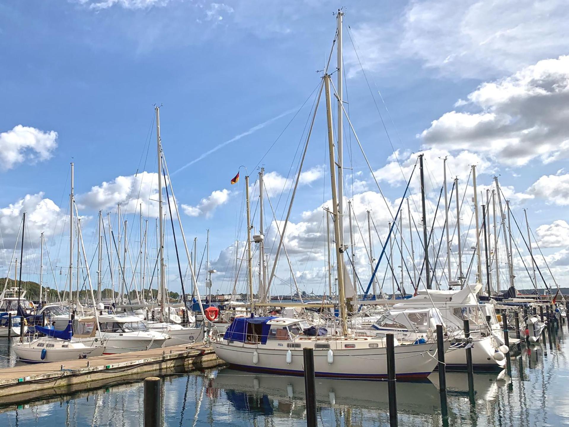 Apartment 24, Pier 24, Blickrichtung offene SeeBinnenhafen Nord