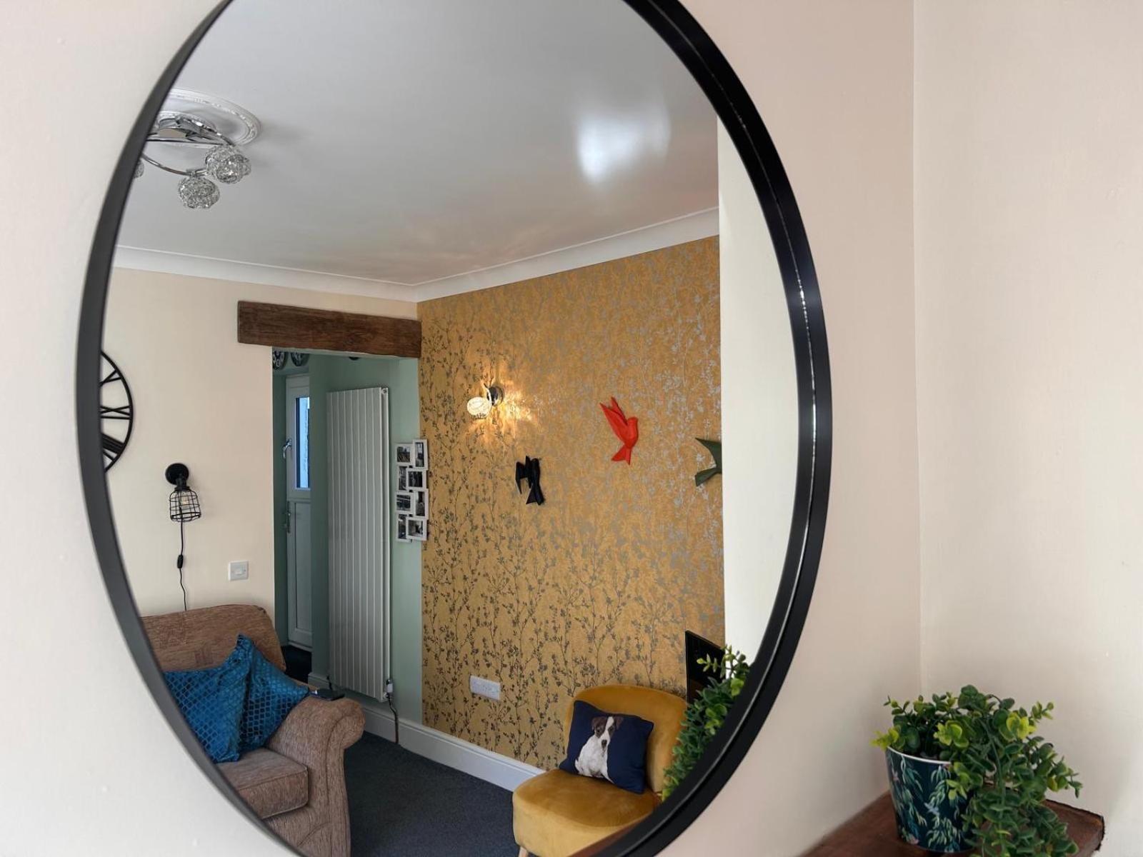 Historical Village Cottage - Pet Friendly