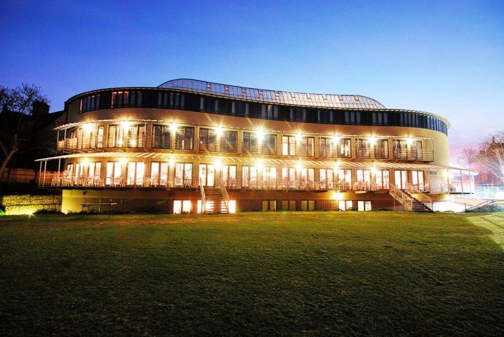 Oxford University Club