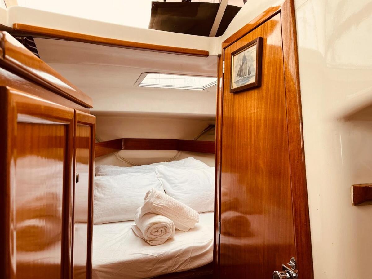 Ero- A floating Escape in Lisbon