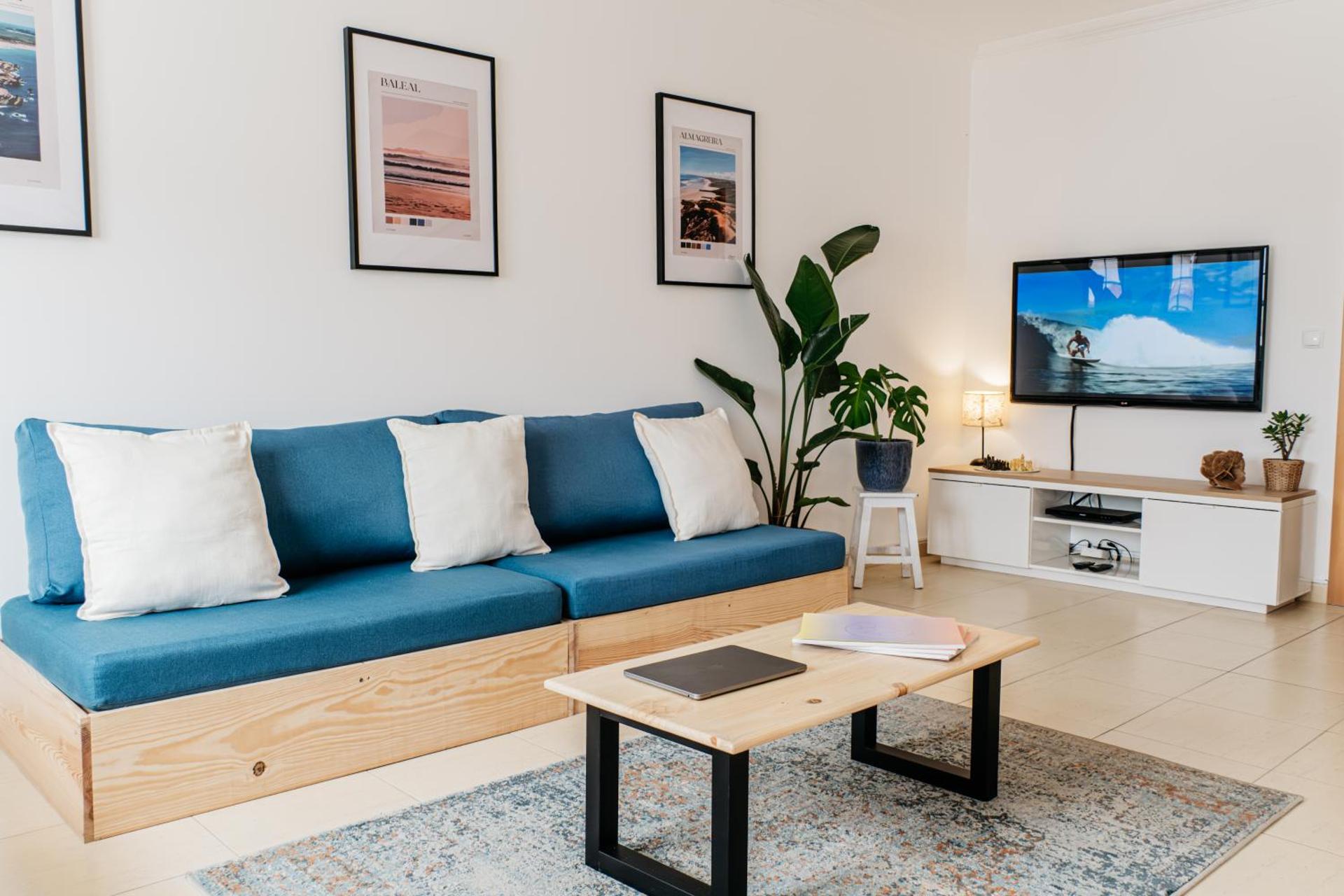 Communal lounge/ TV room