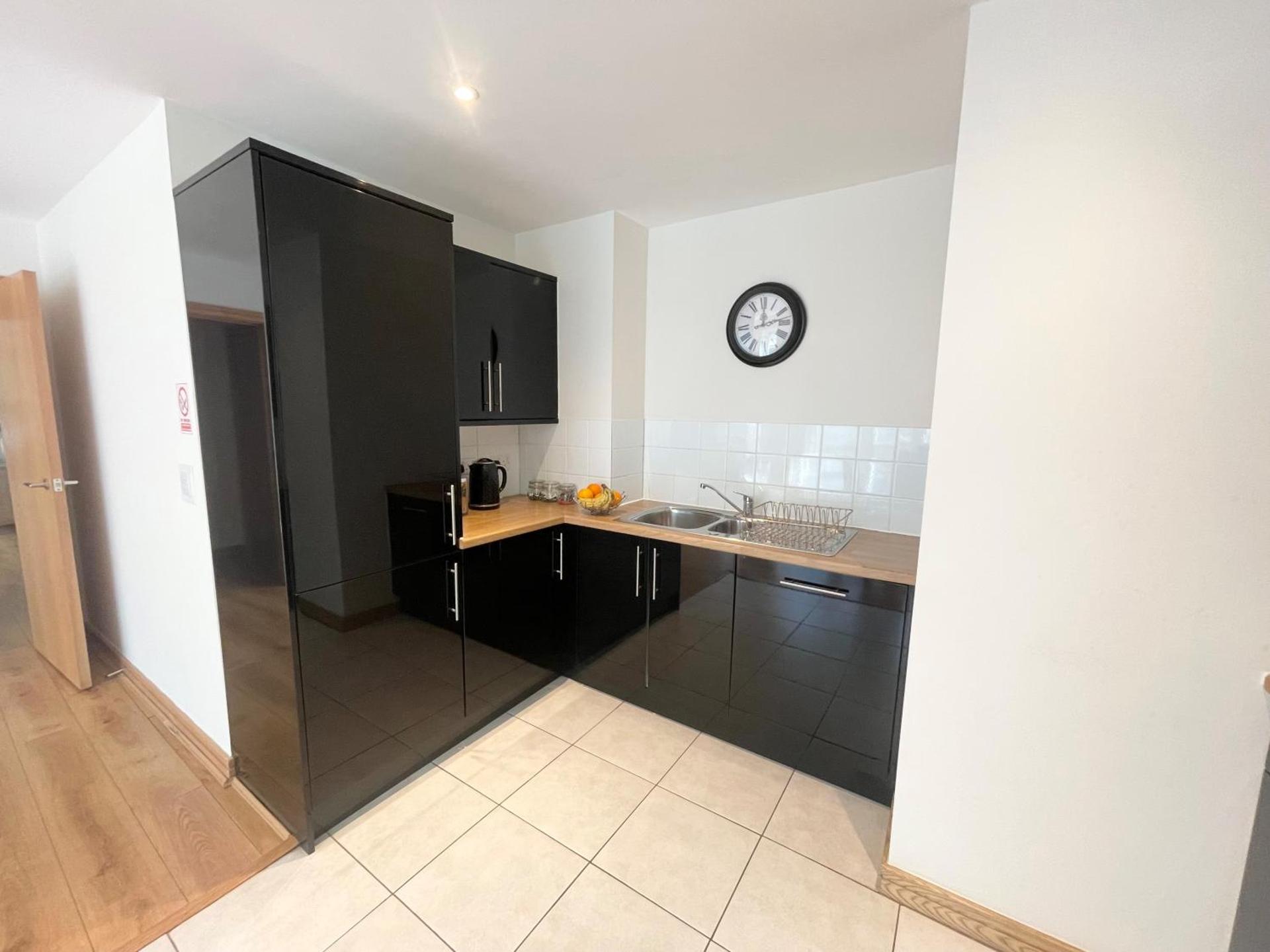 Blue Sky Apartments@Guildford Town Centre