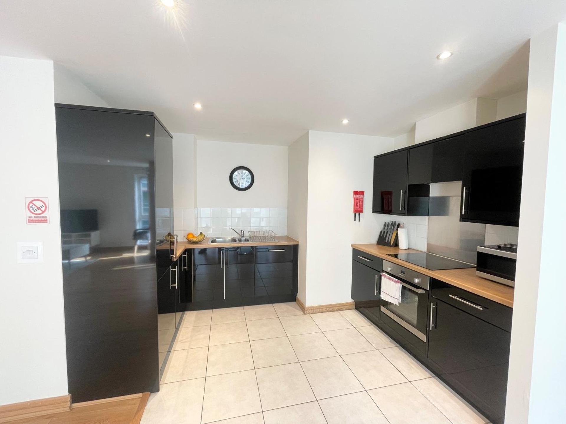 Blue Sky Apartments@Guildford Town Centre